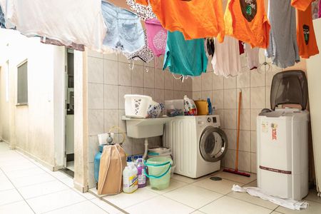 Casa à venda com 232m², 3 quartos e 2 vagasÁrea de Serviço