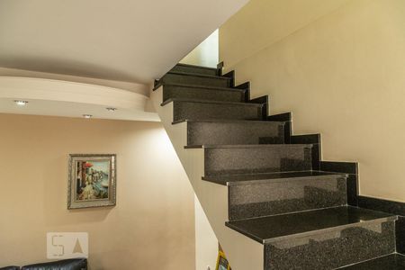 Escada de casa à venda com 3 quartos, 232m² em Vila Buenos Aires, São Paulo