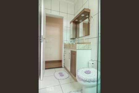 Casa à venda com 232m², 3 quartos e 2 vagasBanheiro