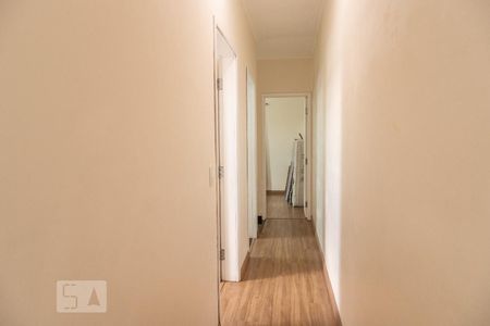Casa à venda com 232m², 3 quartos e 2 vagasCorredor