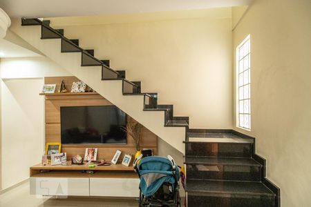 Sala de casa à venda com 3 quartos, 232m² em Vila Buenos Aires, São Paulo