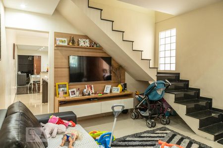 Sala de casa à venda com 3 quartos, 232m² em Vila Buenos Aires, São Paulo