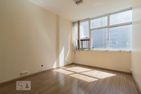 Quarto de kitnet/studio para alugar com 1 quarto, 32m² em Centro, Rio de Janeiro