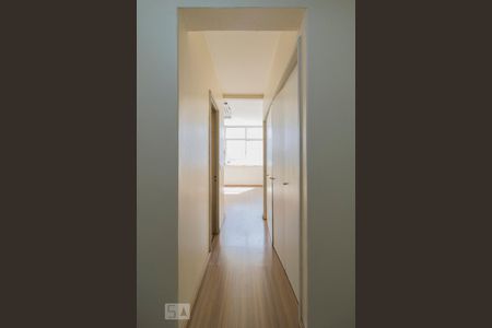 Corredor de kitnet/studio para alugar com 1 quarto, 32m² em Centro, Rio de Janeiro