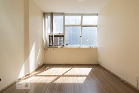 Quarto de kitnet/studio para alugar com 1 quarto, 32m² em Centro, Rio de Janeiro