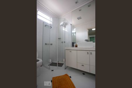 Casa à venda com 320m², 4 quartos e 4 vagasBanheiro 4 Suite 3