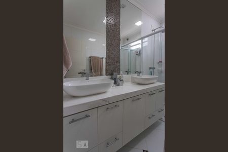 Casa à venda com 320m², 4 quartos e 4 vagasBanheiro 1 Suite 1