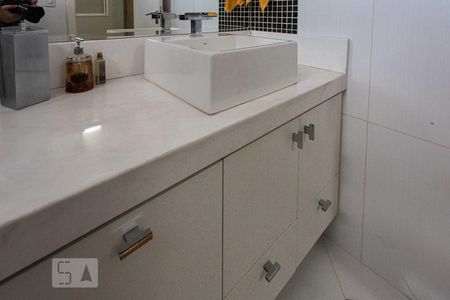 Casa à venda com 320m², 4 quartos e 4 vagasBanheiro 4 Suite 3