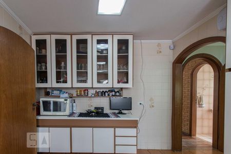 Casa à venda com 320m², 4 quartos e 4 vagasCozinha - Armários