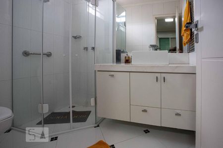 Casa à venda com 320m², 4 quartos e 4 vagasBanheiro 4 Suite 3