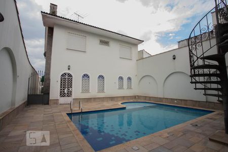 Casa à venda com 320m², 4 quartos e 4 vagasPiscina