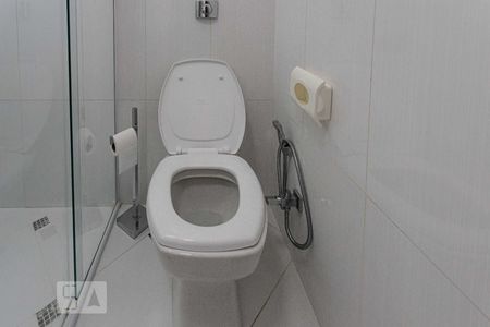 Casa à venda com 320m², 4 quartos e 4 vagasBanheiro 1 Suite 1