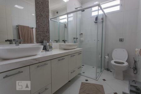 Casa à venda com 320m², 4 quartos e 4 vagasBanheiro 1 Suite 1