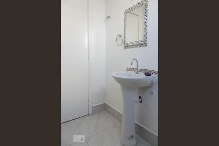 Banheiro de kitnet/studio à venda com 1 quarto, 30m² em Vila Buarque, São Paulo