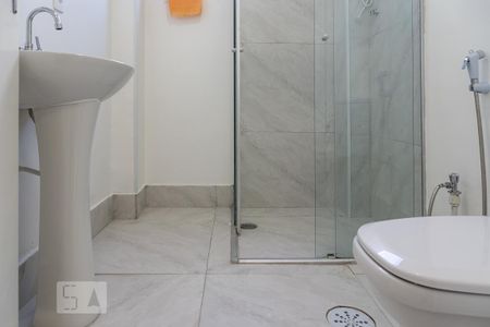 Banheiro de kitnet/studio à venda com 1 quarto, 30m² em Vila Buarque, São Paulo