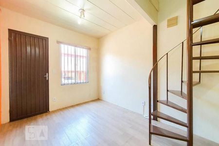 Sala de casa de condomínio à venda com 2 quartos, 55m² em Fazenda São Borja, São Leopoldo