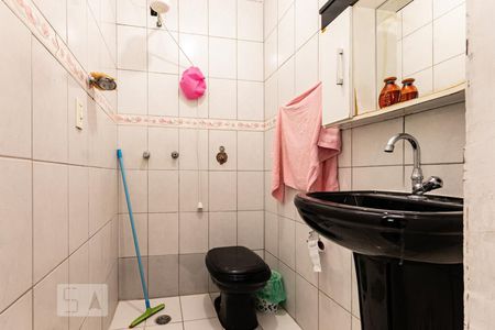 Banheiro suíte 1 de casa à venda com 2 quartos, 120m² em Vila Dalila, São Paulo