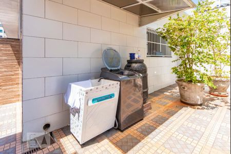 Casa à venda com 215m², 3 quartos e 7 vagasÁrea de Serviço