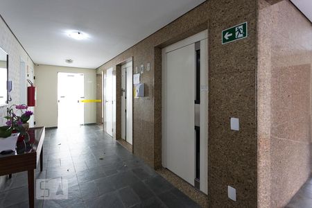 Apartamento à venda com 73m², 3 quartos e 2 vagasHall social