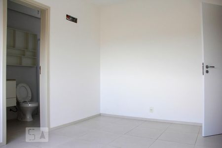 Quarto 01 de apartamento para alugar com 3 quartos, 157m² em Rio Tavares, Florianópolis