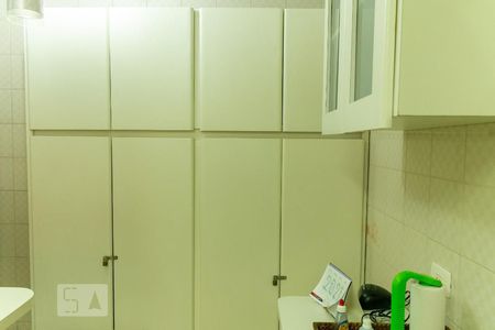 Casa à venda com 176m², 4 quartos e 2 vagasCozinha - Armários