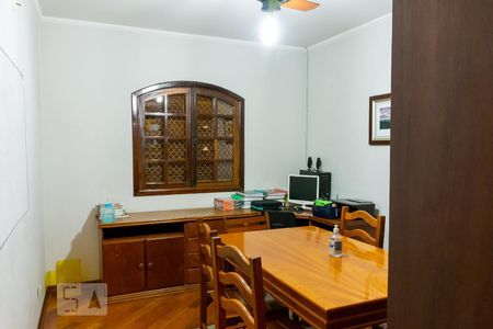 Casa à venda com 176m², 4 quartos e 2 vagasQuarto 1