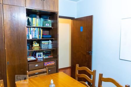 Casa à venda com 176m², 4 quartos e 2 vagasQuarto 1