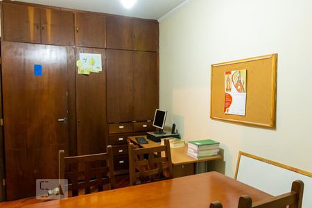 Casa à venda com 176m², 4 quartos e 2 vagasQuarto 2