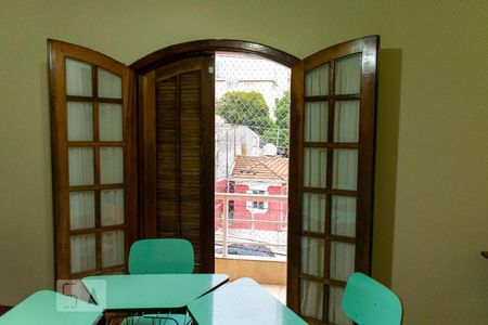 Casa à venda com 176m², 4 quartos e 2 vagasSuíte