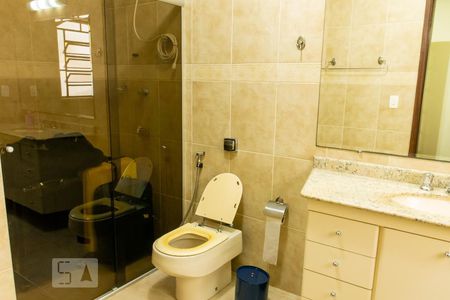 Casa à venda com 176m², 4 quartos e 2 vagasBanheiro da Suíte