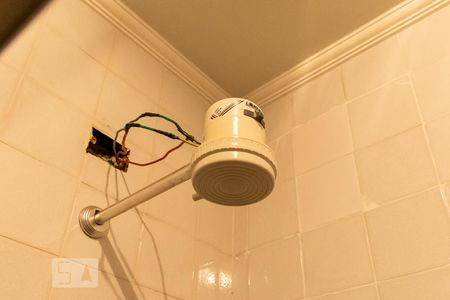 Casa à venda com 176m², 4 quartos e 2 vagasBanheiro de Serviço - Chuveiro