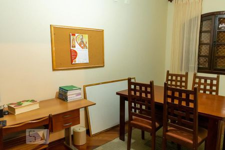 Casa à venda com 176m², 4 quartos e 2 vagasQuarto 2