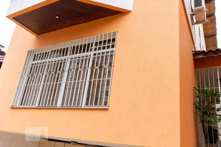 Casa à venda com 176m², 4 quartos e 2 vagasFachada