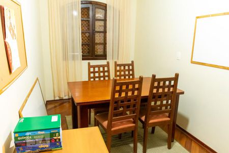 Casa à venda com 176m², 4 quartos e 2 vagasQuarto 2