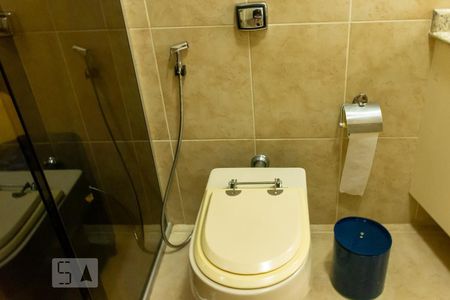 Casa à venda com 176m², 4 quartos e 2 vagasDetalhe do Banheiro da Suite