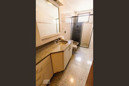 Apartamento à venda com 123m², 3 quartos e 2 vagasBanheiro 2