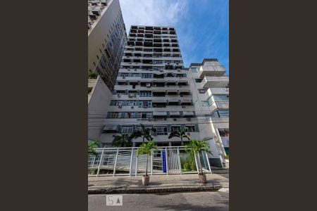 Apartamento para alugar com 146m², 3 quartos e 1 vagaFachada do Condomínio