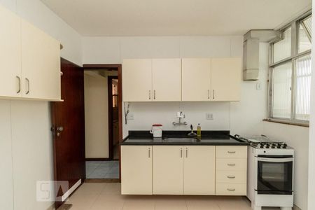 Apartamento para alugar com 146m², 3 quartos e 1 vagaCOZINHA