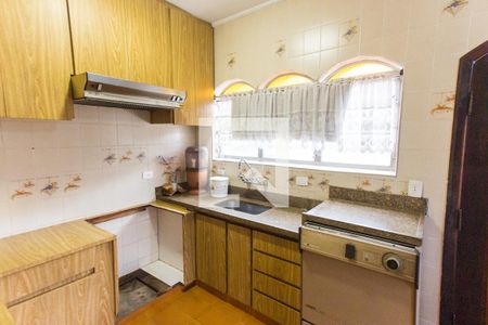 Casa à venda com 260m², 4 quartos e 3 vagas Casa à venda com 260m², 4 quartos e 3 vagasCozinha