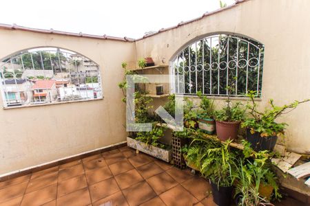 Casa à venda com 260m², 4 quartos e 3 vagas Casa à venda com 260m², 4 quartos e 3 vagasQuintal