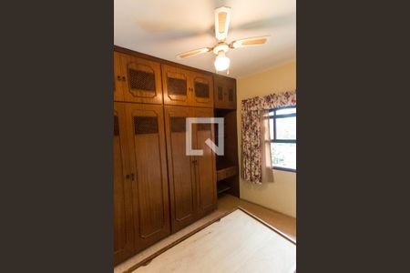 Casa à venda com 260m², 4 quartos e 3 vagas Casa à venda com 260m², 4 quartos e 3 vagasQuarto 2