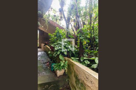 Casa à venda com 260m², 4 quartos e 3 vagas Casa à venda com 260m², 4 quartos e 3 vagasJardim