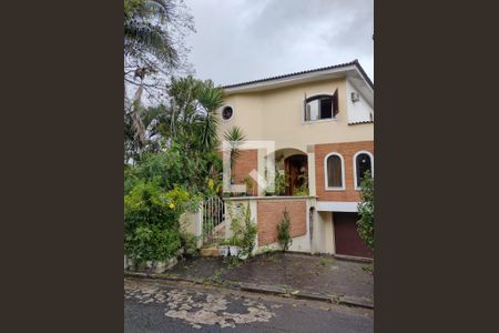 Casa à venda com 260m², 4 quartos e 3 vagas Casa à venda com 260m², 4 quartos e 3 vagasFachada