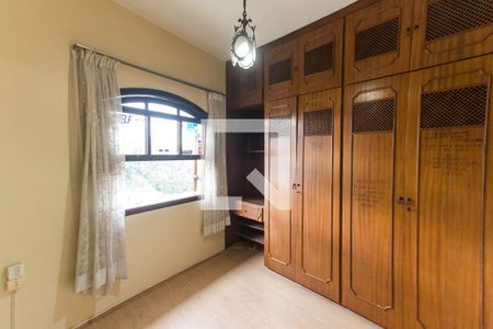 Casa à venda com 260m², 4 quartos e 3 vagas Casa à venda com 260m², 4 quartos e 3 vagasQuarto 1