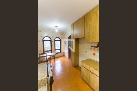 Casa à venda com 260m², 4 quartos e 3 vagas Casa à venda com 260m², 4 quartos e 3 vagasCozinha