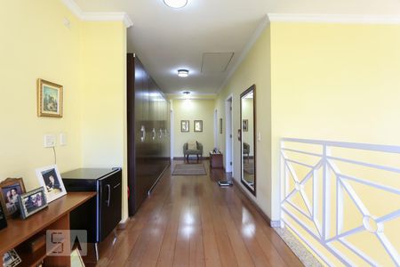 Casa à venda com 564m², 4 quartos e 4 vagas Casa à venda com 564m², 4 quartos e 4 vagasCorredor das suítes