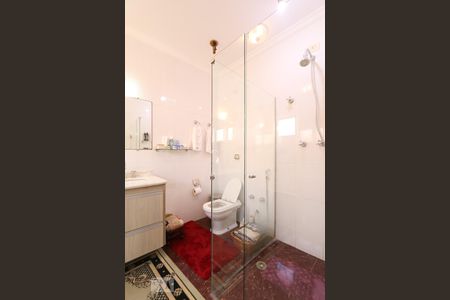 Casa à venda com 564m², 4 quartos e 4 vagas Casa à venda com 564m², 4 quartos e 4 vagasBanheiro da suíte 1