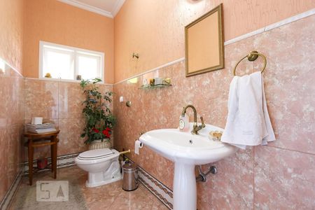 Casa à venda com 564m², 4 quartos e 4 vagas Casa à venda com 564m², 4 quartos e 4 vagasLavabo