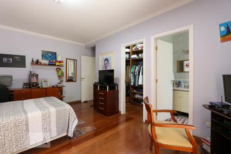 Casa à venda com 564m², 4 quartos e 4 vagas Casa à venda com 564m², 4 quartos e 4 vagasSuíte 4