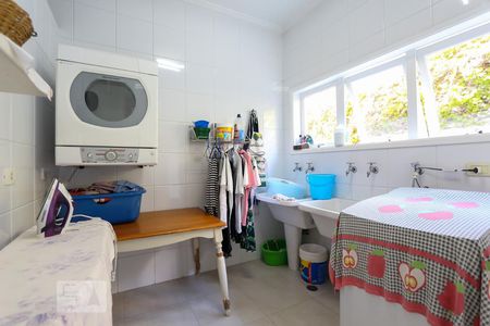 Casa à venda com 564m², 4 quartos e 4 vagas Casa à venda com 564m², 4 quartos e 4 vagasÁrea de serviço